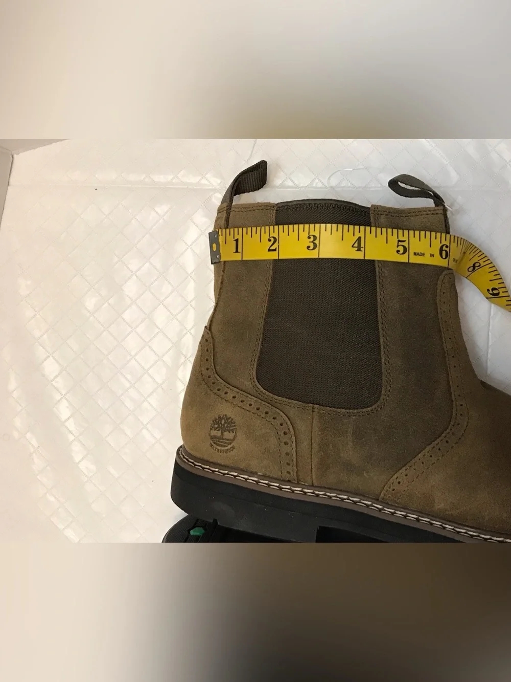 Timberland Men's Chukka Boots in Olive Green Suede